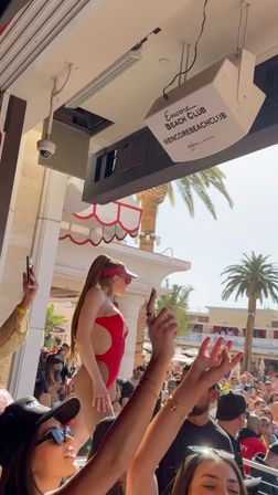 Chéri Encore Package: Brunch, Limo & Pool Party image 20