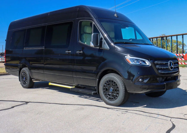 Private Luxury Transportation Car Service image 9