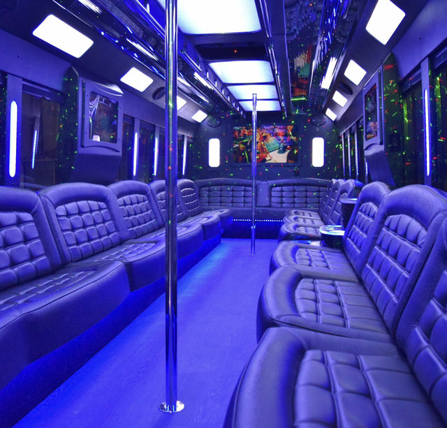 Latin Club Crawl with Party Bus Transportation & Unlimited Drinks Onboard image 5