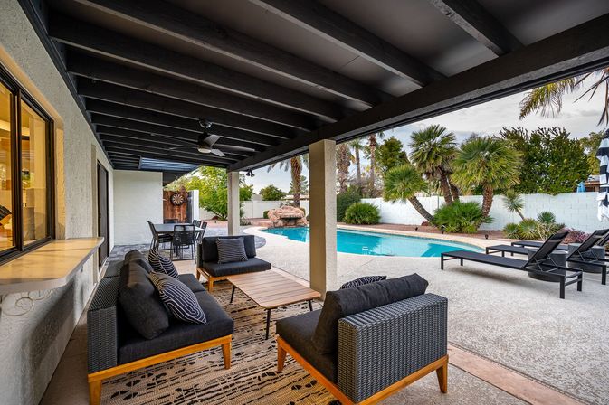 La Quinta Del Sol: Poolside Chill & Prime Scottsdale Location image 3
