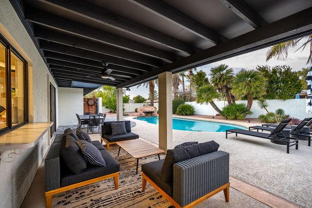 La Quinta Del Sol: Poolside Chill & Prime Scottsdale Location image 3