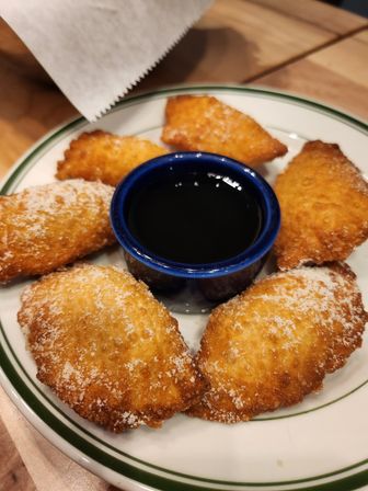 Apps, Entrees & Sweet Endings: A Tasty Trio Tour image 5