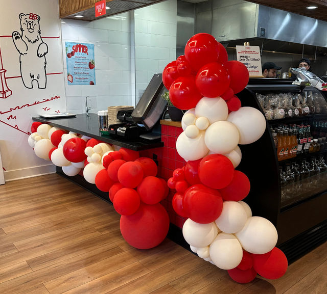 Make Your Party Pop: Balloon Decor & Event Styling image 4