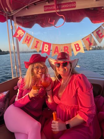 Ultimate Pink Paradise: Airbnb + Mustang Rental, Kiwi Spa, VR Party, Cafe & Boat Cruise image 20