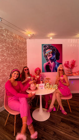 Ultimate Pink Paradise: Airbnb + Mustang Rental, Kiwi Spa, VR Party, Cafe & Boat Cruise image 12