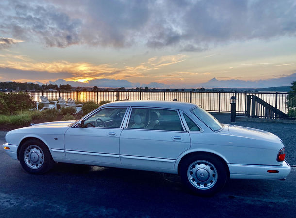 Wine Tasting Tour in Chauffeured Classic Jaguar Motorcars with an Optional Gourmet Picnic (BYOB) image 12