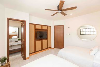 Casa Lagoon Cancun: 5BR Waterfront Villa with Private Pool image 24