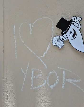 Booze & Boos: Ghost Tour + Bar Crawl in Tampa image 10