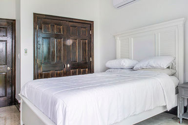 GoldenEye Estates: Luxury 8BR Beachfront Escape for Up to 16 People image 16