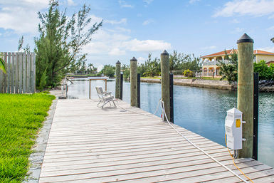 GoldenEye Estates: Luxury 8BR Beachfront Escape for Up to 16 People image 22