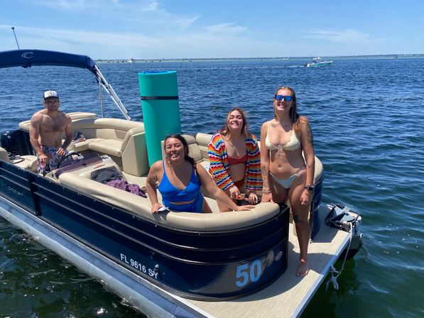 4-Hour Private Pontoon Rental: Departing from Gilligan's Watersports image 3