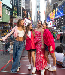 Epic NYC Photoshoot: Brooklyn Bridge, Central Park, Times Square & More! image 2