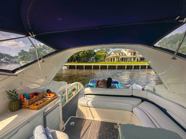 Luxury Yacht Charters for Up to 30 Guests with Complimentary Catered Snacks image 8