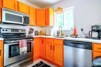 Jungalow: Bold, Plant-Filled Stay with Backyard in Heart of Columbus image 31