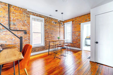 Jungalow: Bold, Plant-Filled Stay with Backyard in Heart of Columbus image 67