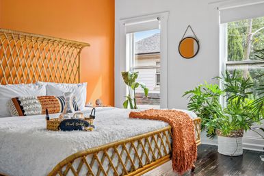 Jungalow: Bold, Plant-Filled Stay with Backyard in Heart of Columbus image 4