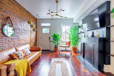 Jungalow: Bold, Plant-Filled Stay with Backyard in Heart of Columbus image 16