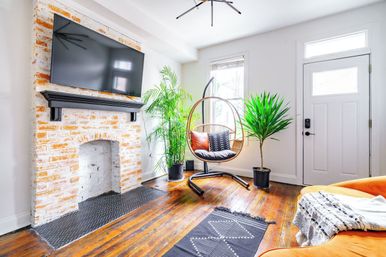Jungalow: Bold, Plant-Filled Stay with Backyard in Heart of Columbus image 29