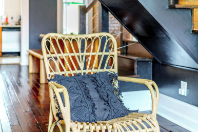 Jungalow: Bold, Plant-Filled Stay with Backyard in Heart of Columbus image 14