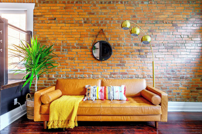 Jungalow: Bold, Plant-Filled Stay with Backyard in Heart of Columbus image 64