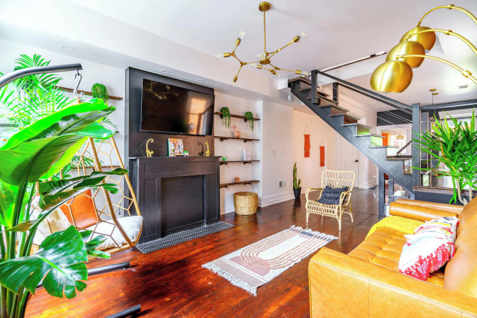 Jungalow: Bold, Plant-Filled Stay with Backyard in Heart of Columbus image 1
