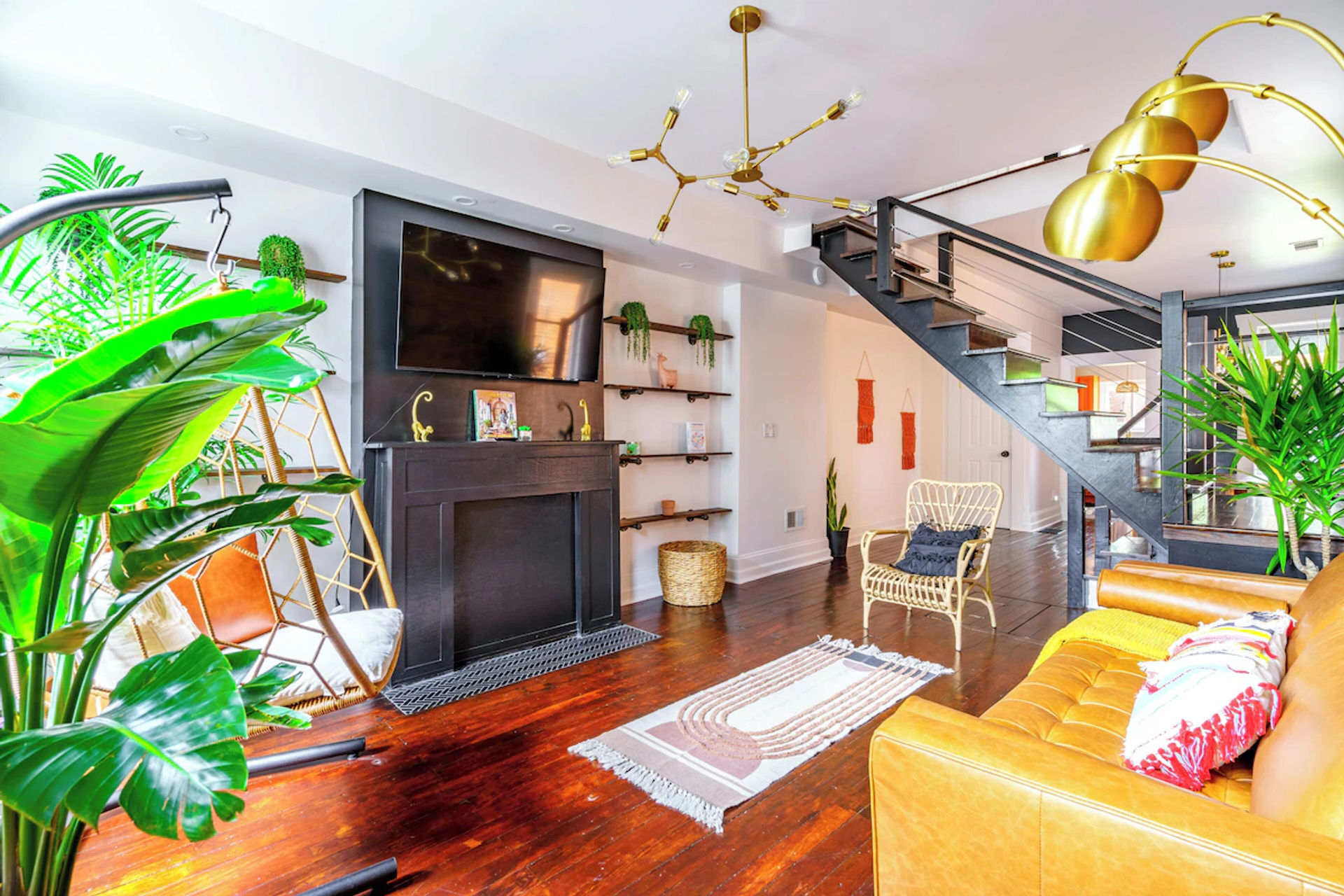 Jungalow: Bold, Plant-Filled Stay with Backyard in Heart of Columbus image 1