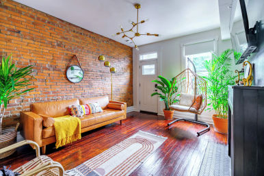Jungalow: Bold, Plant-Filled Stay with Backyard in Heart of Columbus image 17
