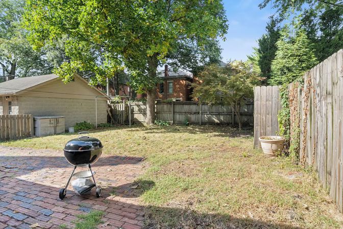 Jungalow: Bold, Plant-Filled Stay with Backyard in Heart of Columbus image 74