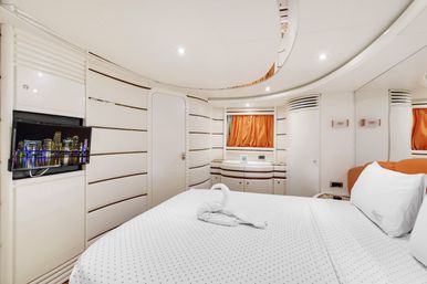 Ultimate Miami Party on an 85ft Panther Yacht: Dance, Lounge & Enjoy the Views image 4