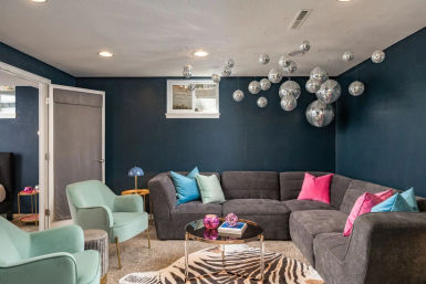 La Maison Bleue: Chic Rental with Pool, Sauna, Hot Tub & Karaoke Room image 14