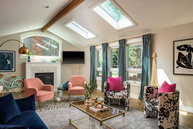 La Maison Bleue: Chic Rental with Pool, Sauna, Hot Tub & Karaoke Room image 4