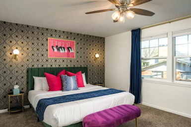 La Maison Bleue: Chic Rental with Pool, Sauna, Hot Tub & Karaoke Room image 23
