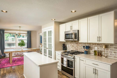 La Maison Bleue: Chic Rental with Pool, Sauna, Hot Tub & Karaoke Room image 8