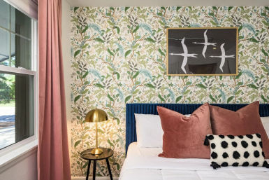 La Maison Bleue: Chic Rental with Pool, Sauna, Hot Tub & Karaoke Room image 22