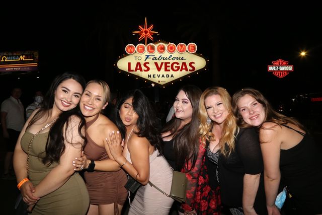 Open Bar Party Bus Nightclub Crawl with Instant VIP Access image 3