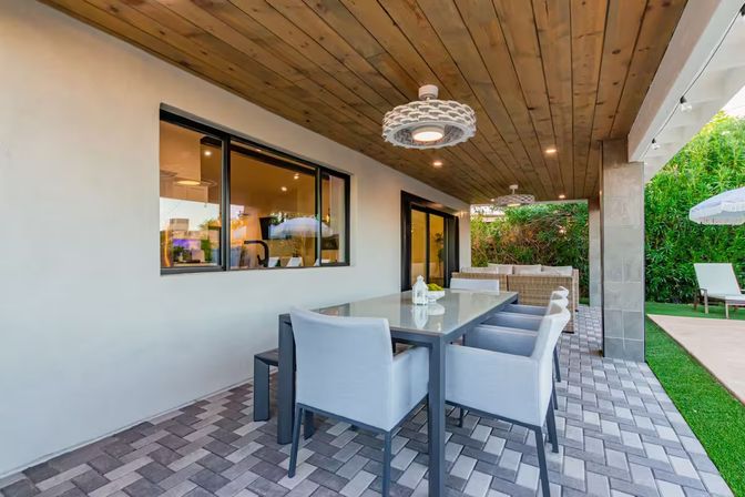 The Kensington: Luxe Scottsdale Retreat with Pool & Outdoor Fireplace Lounge image 39