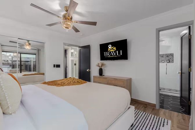The Kensington: Luxe Scottsdale Retreat with Pool & Outdoor Fireplace Lounge image 21