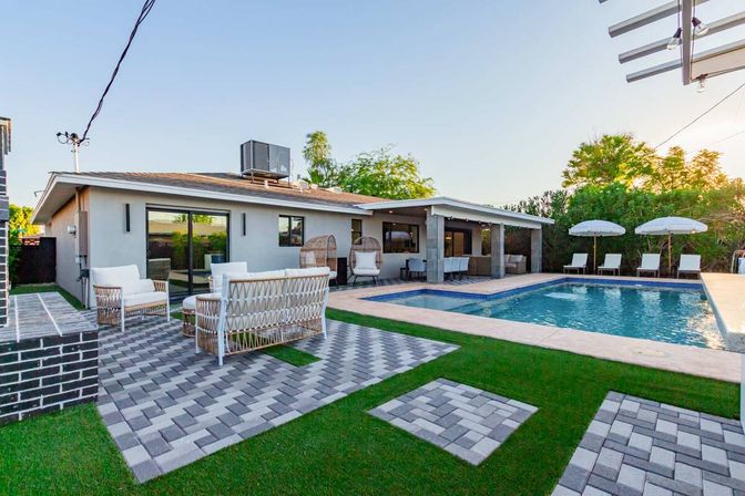 The Kensington: Luxe Scottsdale Retreat with Pool & Outdoor Fireplace Lounge image 41