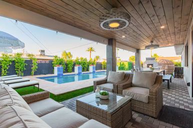 The Kensington: Luxe Scottsdale Retreat with Pool & Outdoor Fireplace Lounge image 38