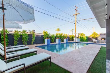 The Kensington: Luxe Scottsdale Retreat with Pool & Outdoor Fireplace Lounge image 45