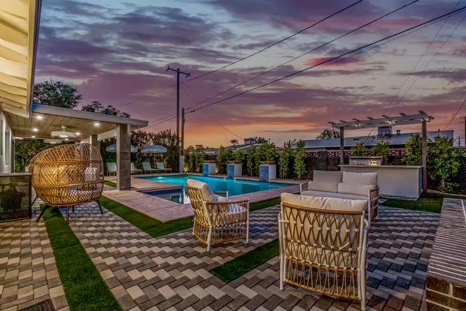 The Kensington: Luxe Scottsdale Retreat with Pool & Outdoor Fireplace Lounge image 33