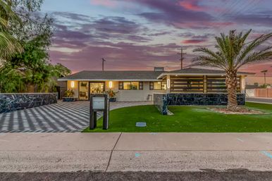 The Kensington: Luxe Scottsdale Retreat with Pool & Outdoor Fireplace Lounge image 54