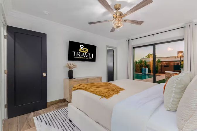 The Kensington: Luxe Scottsdale Retreat with Pool & Outdoor Fireplace Lounge image 19