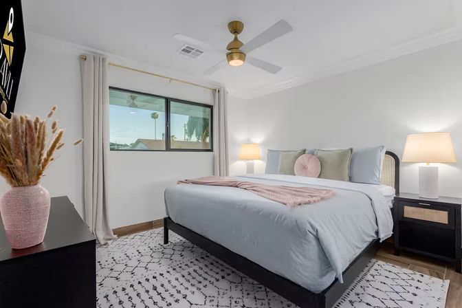 The Kensington: Luxe Scottsdale Retreat with Pool & Outdoor Fireplace Lounge image 22