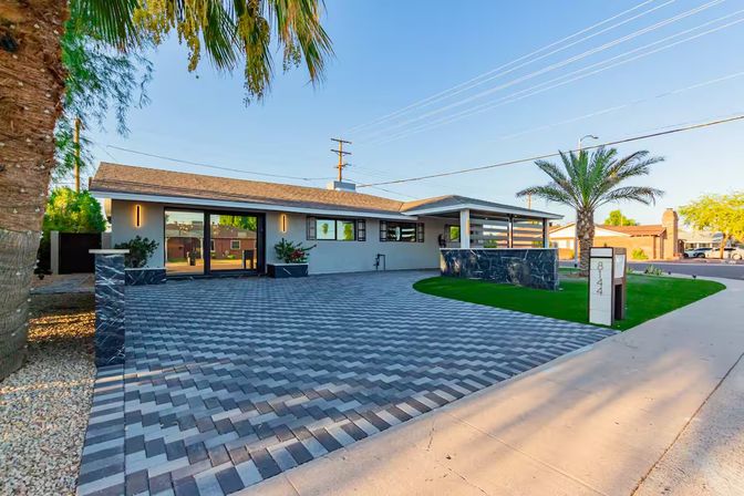 The Kensington: Luxe Scottsdale Retreat with Pool & Outdoor Fireplace Lounge image 50