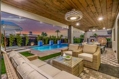 The Kensington: Luxe Scottsdale Retreat with Pool & Outdoor Fireplace Lounge image 1