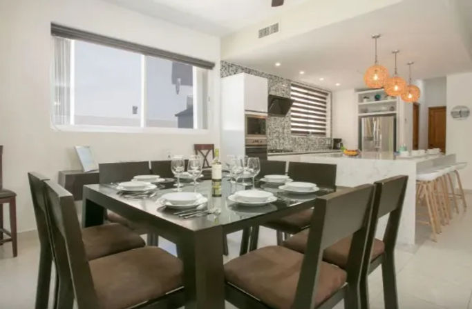 Perfect Stay: Newly Renovated 4 BR Villa in Puerto Aventuras image 8