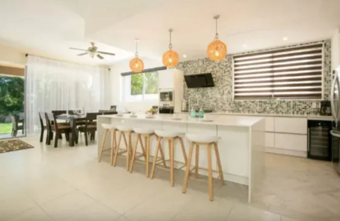 Perfect Stay: Newly Renovated 4 BR Villa in Puerto Aventuras image 5