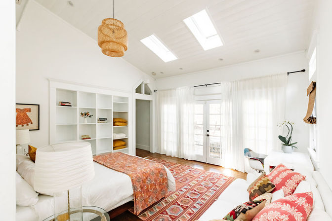 Charming 4 BR English Cottage in Hollywood Dell image 13