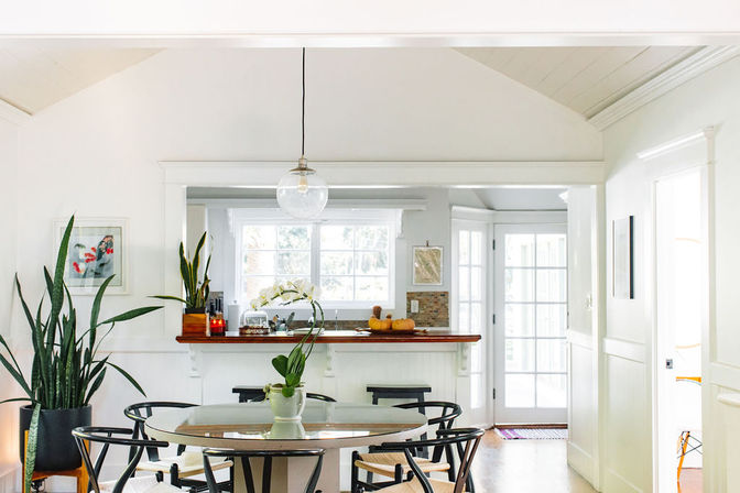 Charming 4 BR English Cottage in Hollywood Dell image 9
